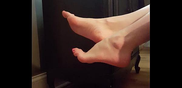  sexy little foot rub